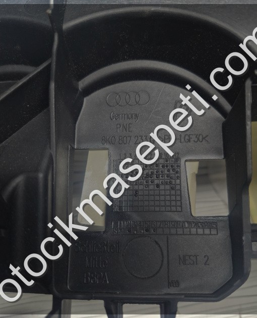 AUDİ A4 12-15 ÖN PANJUR ALT DESTEK BRAKETİ 8K0807233G