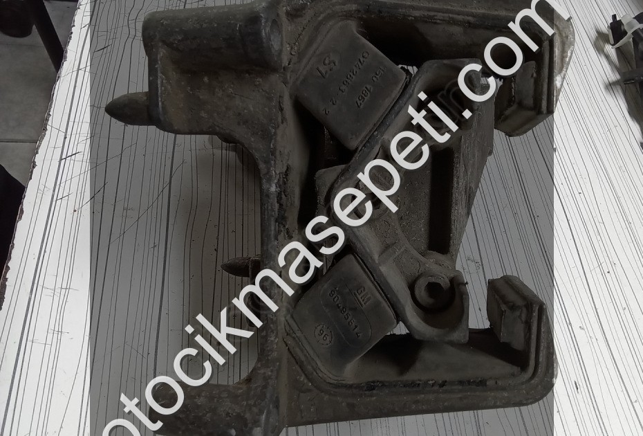 OPEL VECTRA B 2.0 BENZİNLİ ŞANZIMAN KULAĞI  90495514 90496531