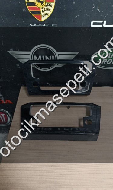 3G1858071A VW PASSAT B8 PİANO BLACK TEYP ÇERÇEVESİ