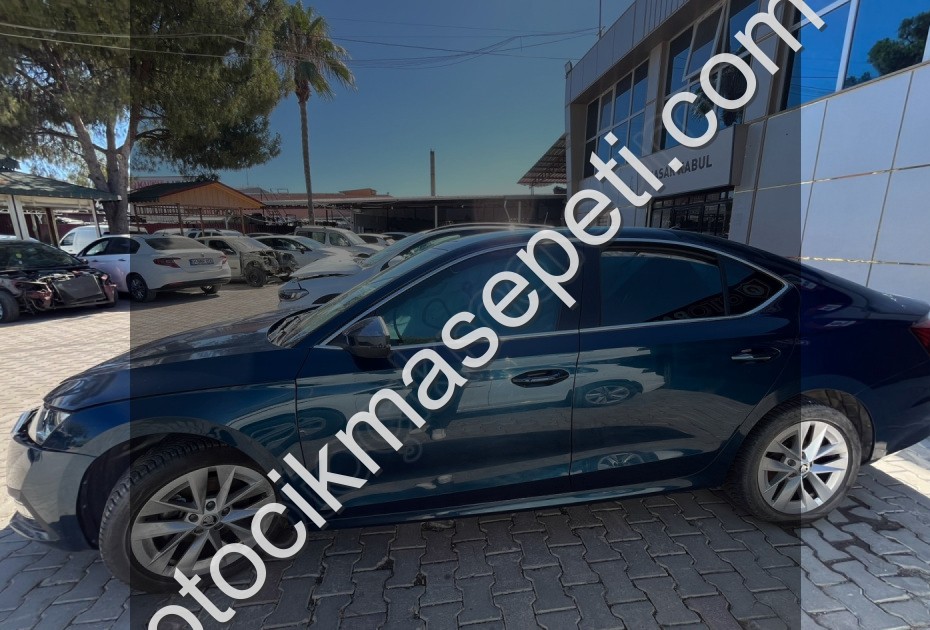 SKODA OCTAVİA MULTİMEDYA EKRAN (DOKUNMATİK) SÖKME - 5E3919605A