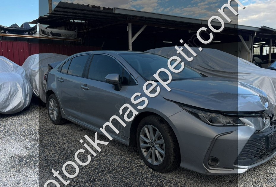 TOYOTA COROLLA MULTİMEDYA EKRAN ORİJİNAL SÖKME