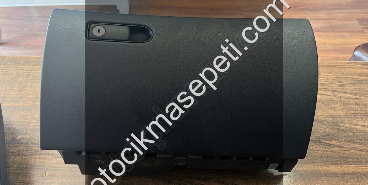 MERCEDES W205 TORPİDO KAPAĞI OTO FEDAİ