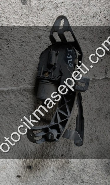 MERCEDES W221 ÖN CAM SİLGİ MOTORU OTO FEDAİ