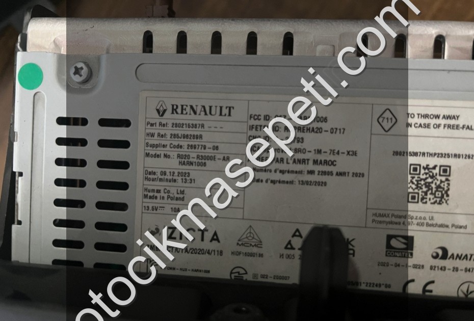 RENAULT TRAFİC 280215387R TEYP OTO FEDAİ