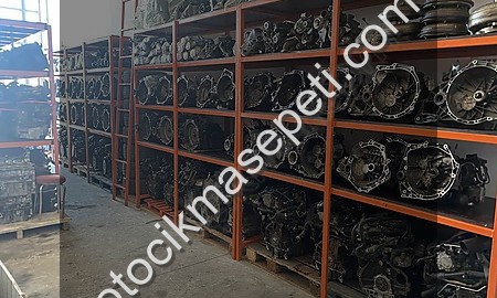 BMW X1E87 E60 E90 X3 E92 SOĞUTUCULU YAĞ FİLTRE KÜTÜĞÜ11427797392