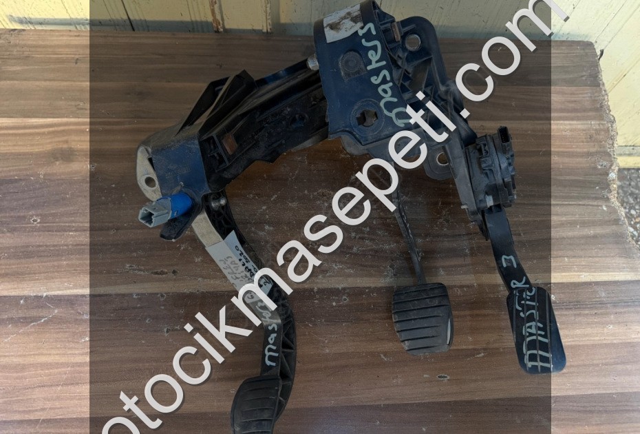 RENAULT MASTER 3 DEBRİYAJ PEDALI ORJİNAL ÇIKMA 2010-2020 MODEL