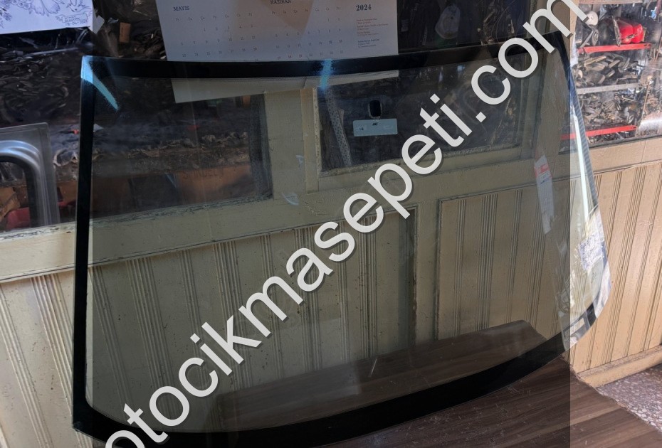 FORD ESCORT ÖN CAM ORJİNAL ÇIKMA TEMİZ ÜRÜN 90-00 MODEL