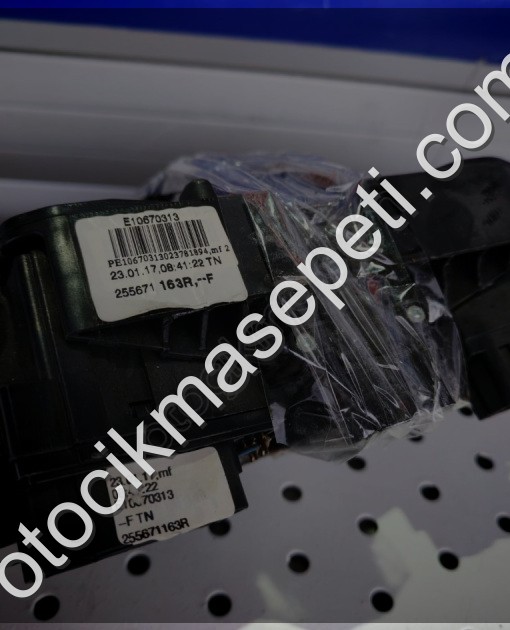 RENAULT CLIO 4 SILGI KOLU FAR KOLU DİREKSYON KOLU-DÜZCE ÇIKMA