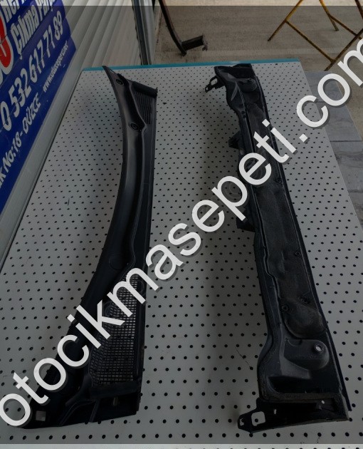 RENAULT CLIO 4 SW ÖN CAM IZGARASI-ALT KAPLAMA-DÜZCE ÇIKMA