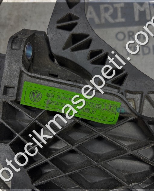 ÇIKMA VW JETTA DEBRİYAJ PEDALI 1K1721059