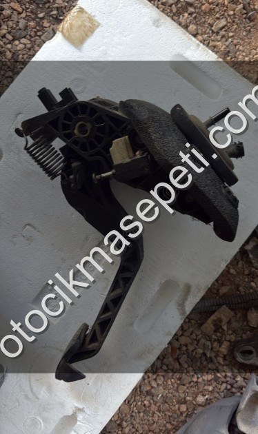 2016 FORD COURİER ÇIKMA ORJİNAL DEBRİYAJ PEDALI