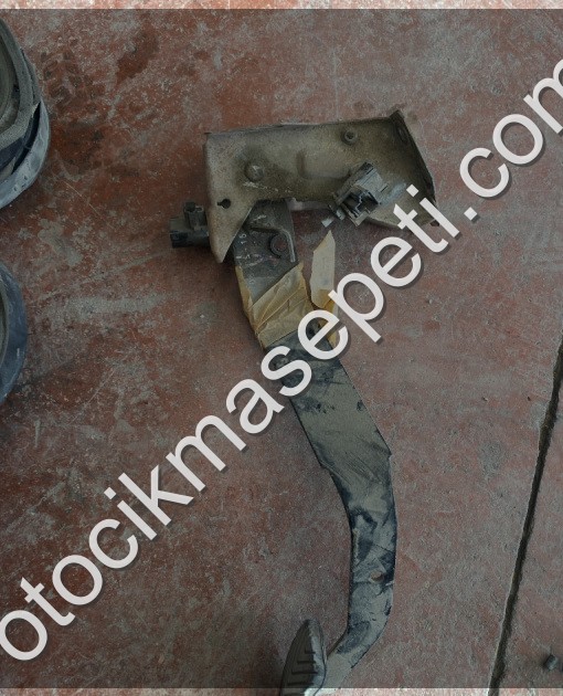 2017 MİTSUBİSHİ L200 DEBRİYAJ PEDALI