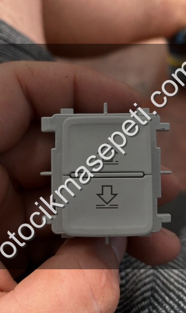 2021 SKODA KAMİQ SUNROOF DÜĞMESİ