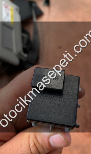 2021 SKODA KAMİQ SUNROOF DÜĞMESİ