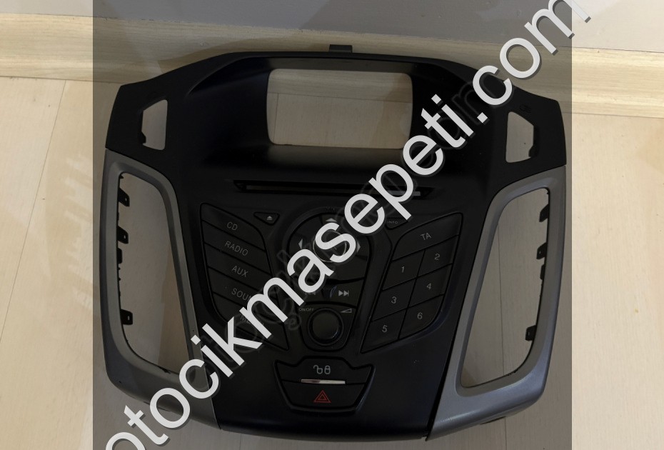 FORD FOCUS 3 TEYP ÇERCEVESİ VE CDİ CALAR KOMPLE