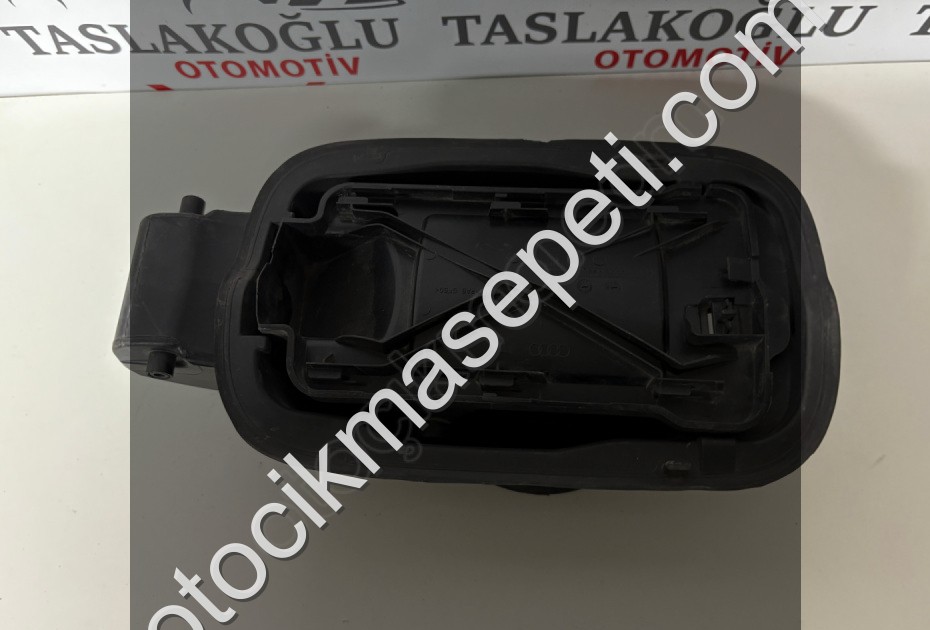 AUDİ A6 DEPO KAPAĞI