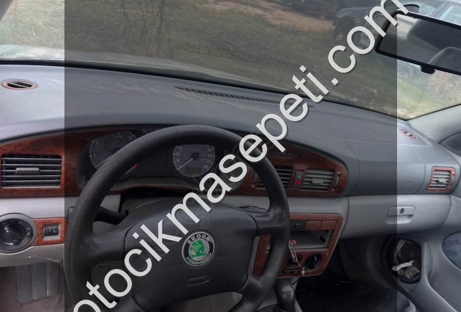 Whatsaptan siparişler Skoda Octavia Sanruf camı