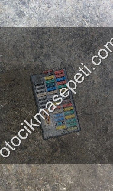 Citroen xsara  sigorta kutusu