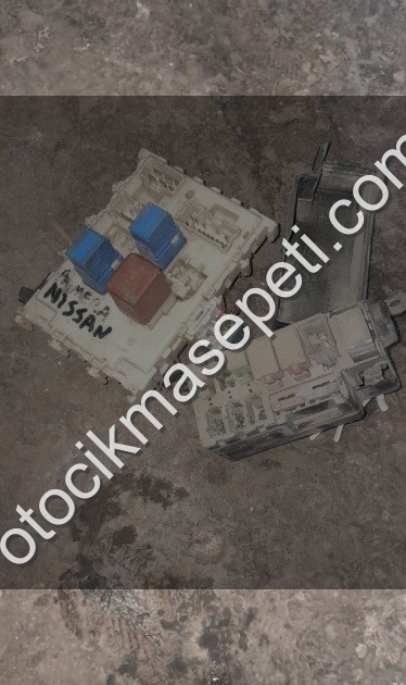 Nissan primera p12 sigorta kutusu