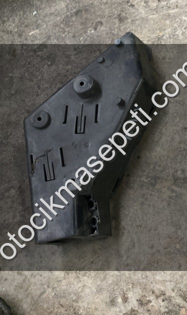 Renault 19 sigorta kutusu muhafaza plastik