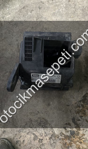 Pejo 206 sigorta muhafaza plastik