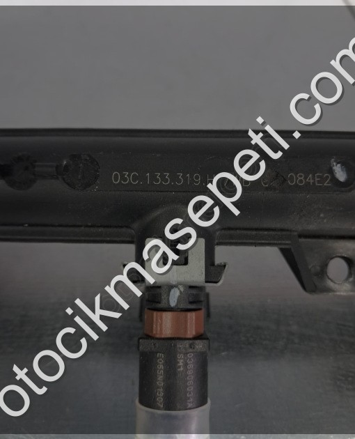 SEAT ENJEKTÖR VE KÜTÜĞÜ 03C133319H