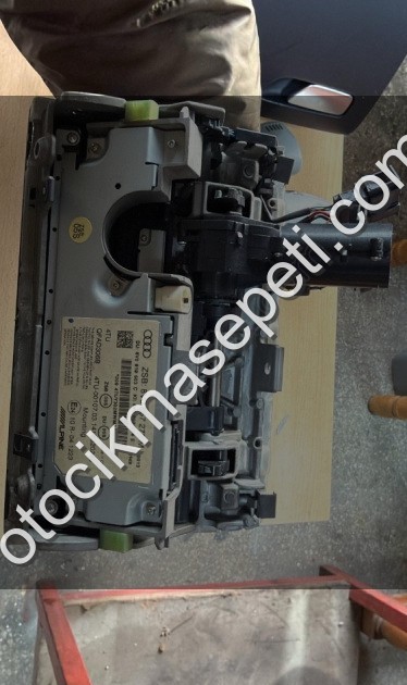 2015-2019 AUDİ A3 MMI MULTİMEDYA EKRAN 8V0 857 273 M ORJ ÇIKMA