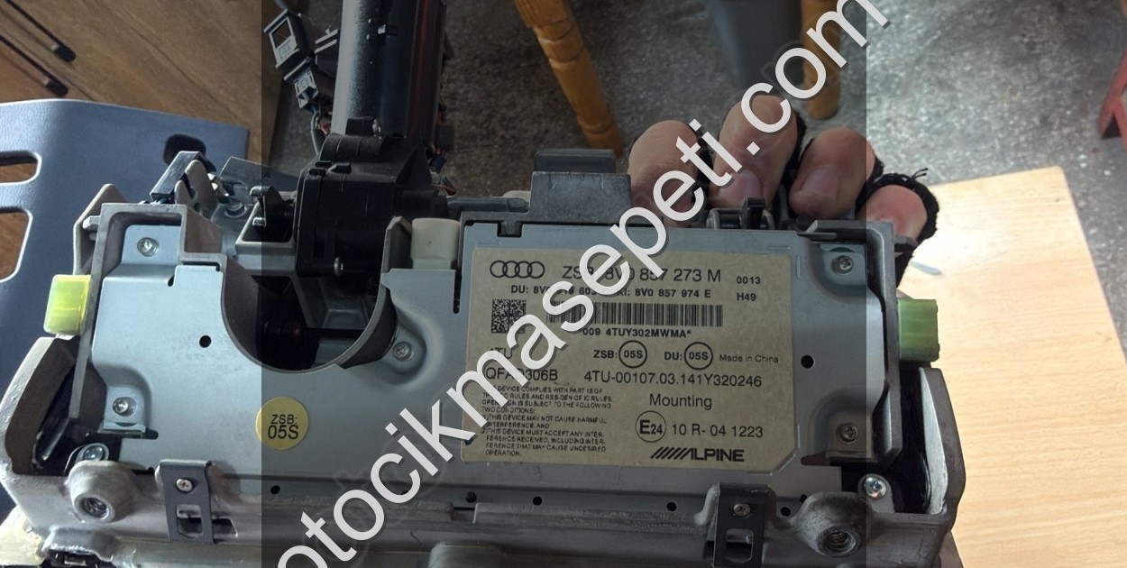 2015-2019 AUDİ A3 MMI MULTİMEDYA EKRAN 8V0 857 273 M ORJ ÇIKMA