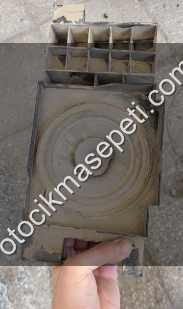 Renault Kangoo 3 Bagaj Hoparlör Yuvası 8200890409/8200890411