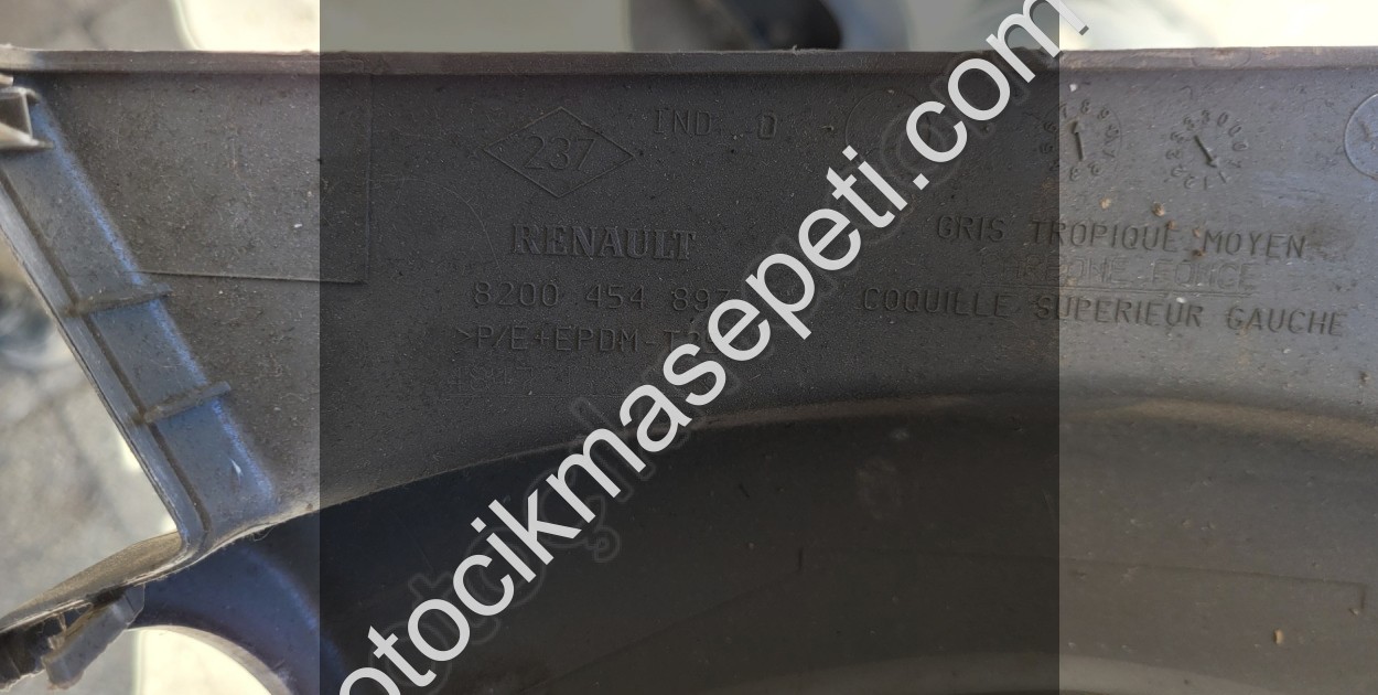 Renault Kangoo 3 2011 Direksiyon Üst Kapağı 8200454897