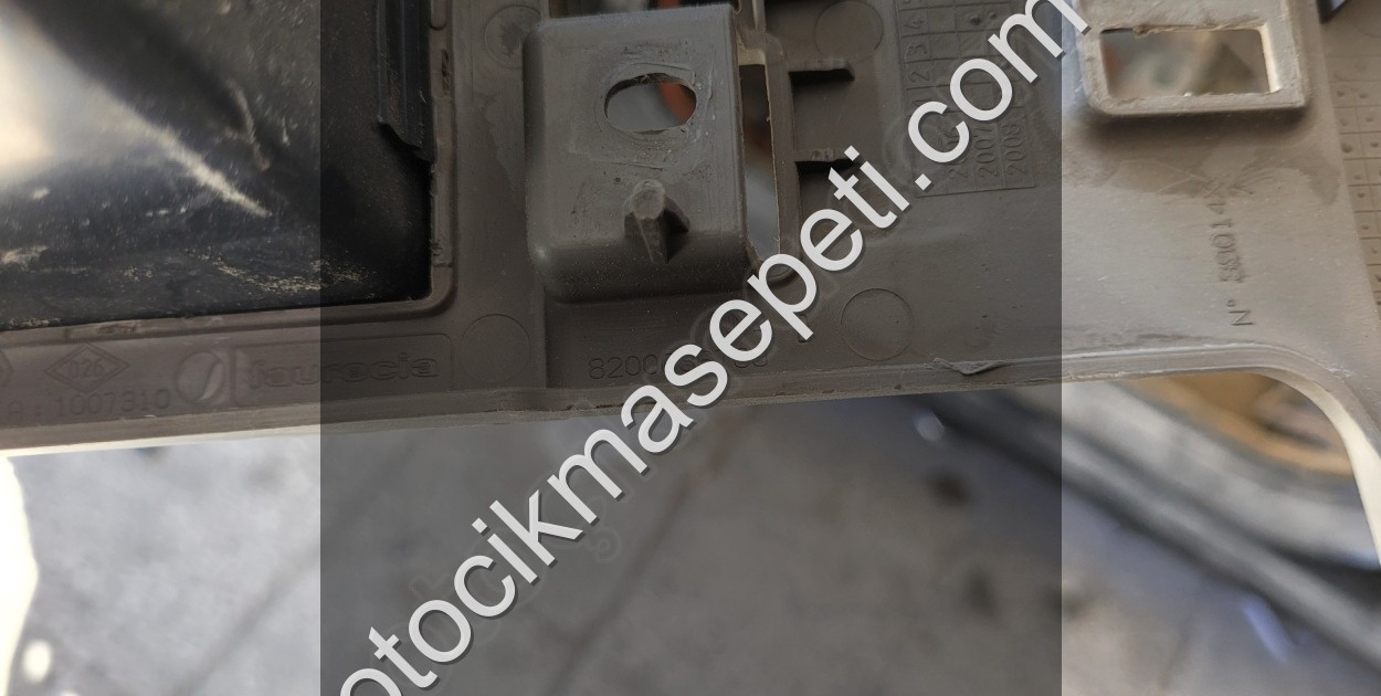 Renault Kangoo 3 2011 Teyp Çerçevesi 8200636789