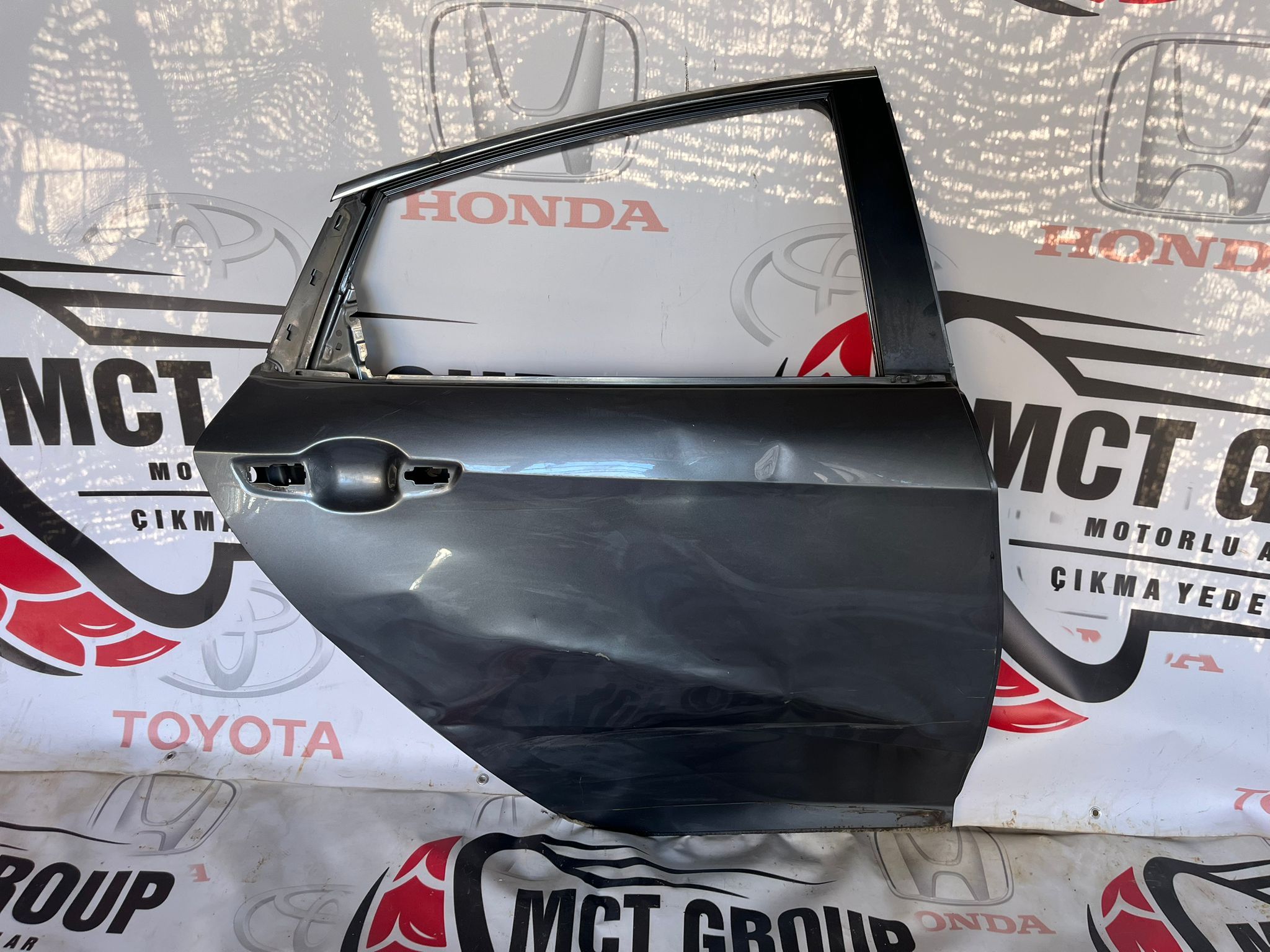 HONDA CİVİC SAĞ ARKA KAPI ÇIKMA ORIJINAL 2016-2021 Resmi