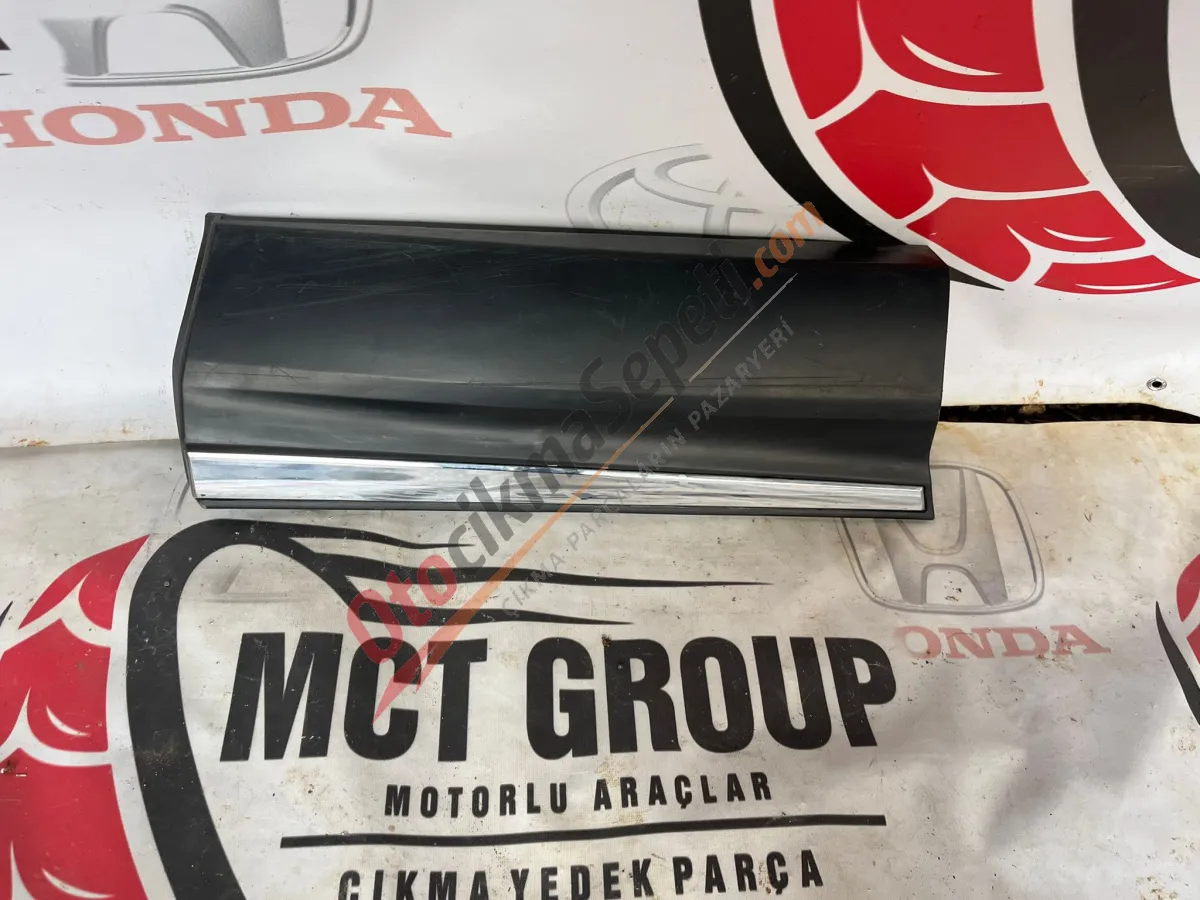 HONDA CRV SAĞ ARKA KAPI BANDI ÇIKMA ORJINAL