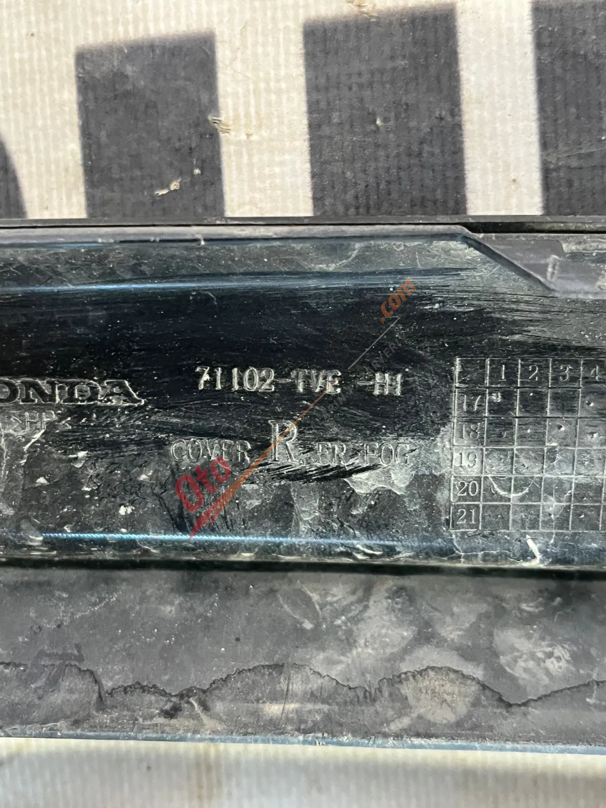 HONDA ACCORD SAĞ ÖN SİS ÇERÇEVESİ ÇIKMA ORJINAL 18-23